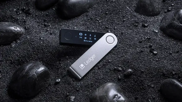 بررسی ویژگی‌های کیف پول سخت‌افزاری جدید لجر نانو ایکس (Ledger Nano X)